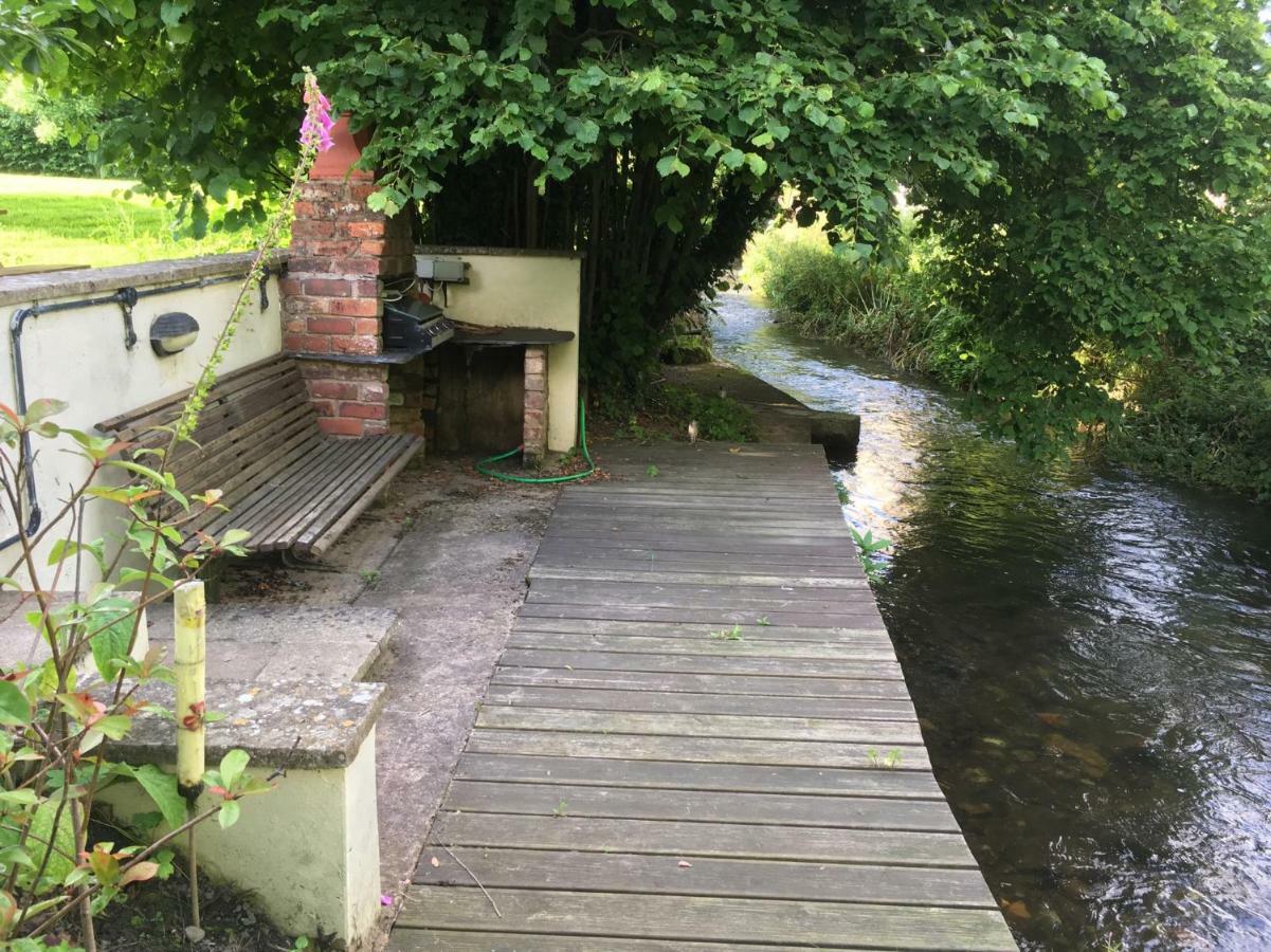 Maesbury Riverside Villa Oswestry Exterior photo